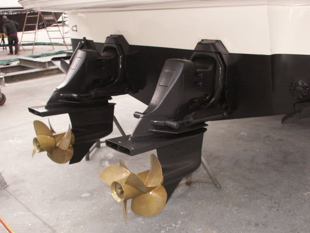 legs-antifouled.jpg - large